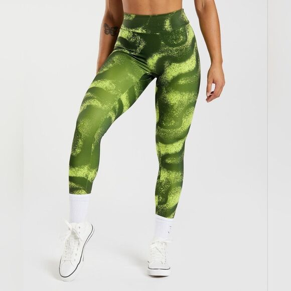Gymshark GS Power Regular Leggings Size M in Green/Moss Olive Print NWT in packa - Picture 1 of 9